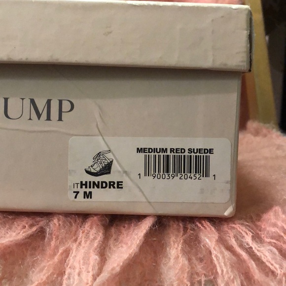 Ivanka Trump wedge sandals.... - Picture 8 of 8